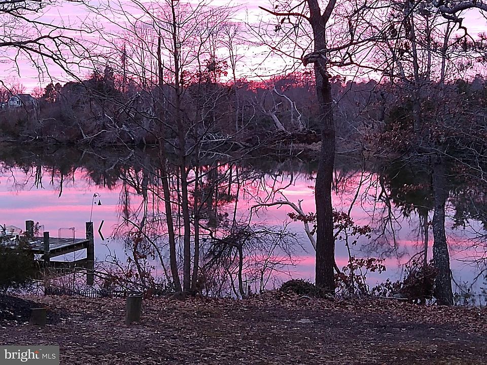 2nd image of 18866 Russell Rd