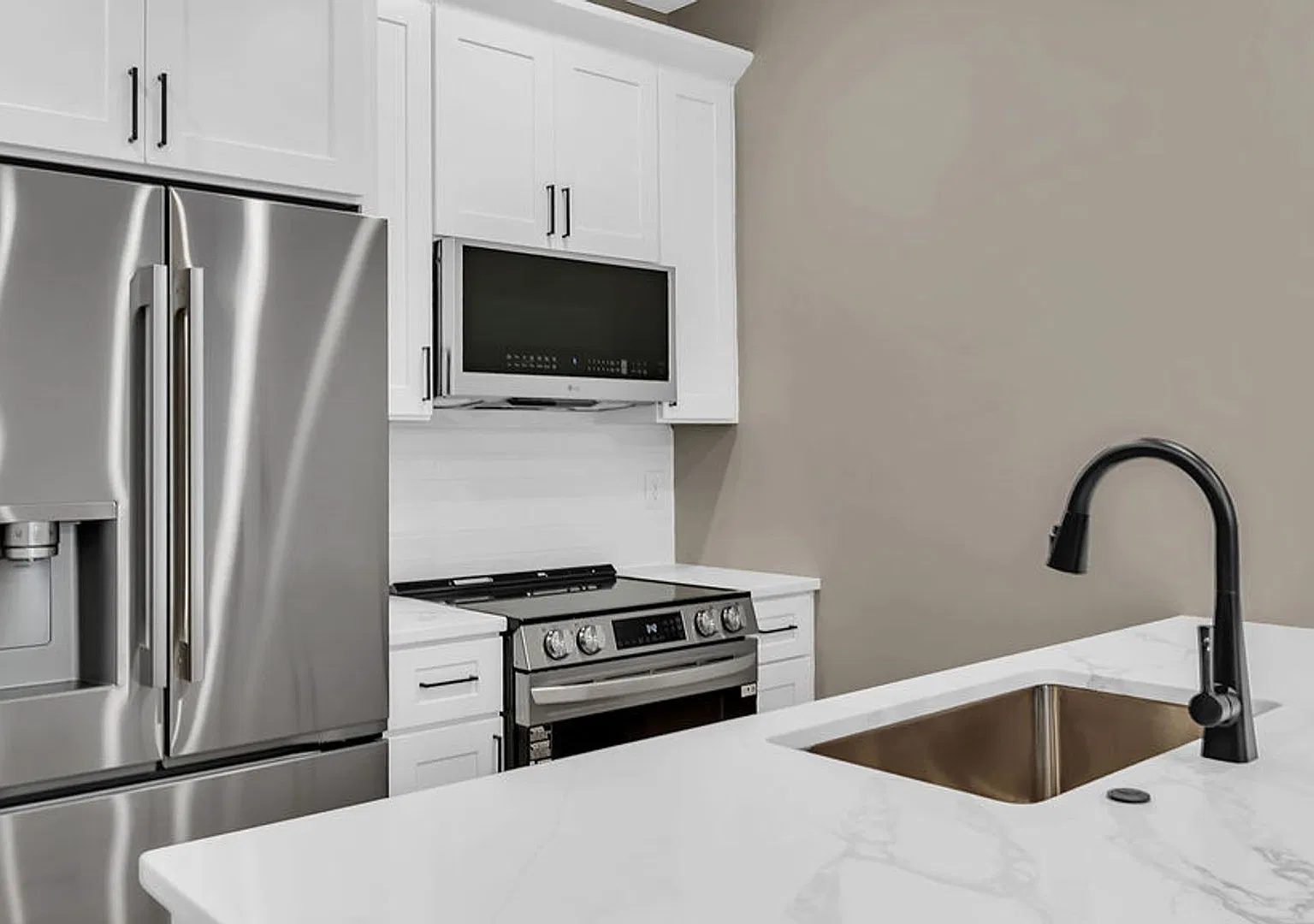 5 Bed 5 Bath New Build! Great for a Group of 16! *August 2027* — Photo 3