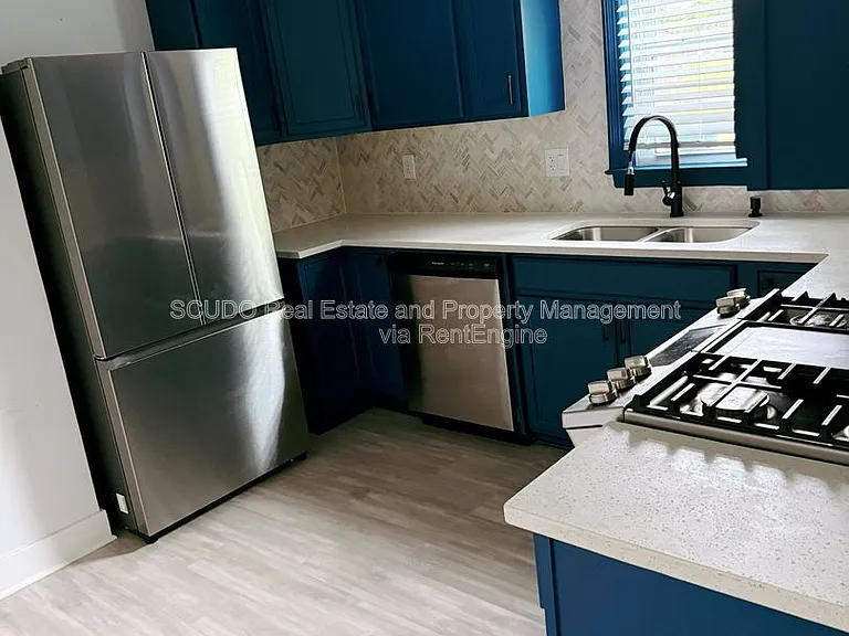 746 Locust Ave — Photo 4