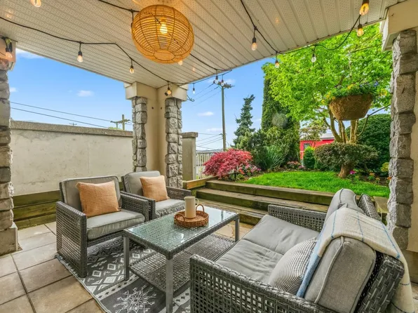 365 E 1st St #104, North Vancouver, BC V7L 4W5
