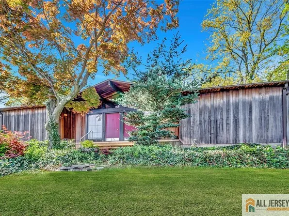 2 Snapper Ave, South River, NJ 08882