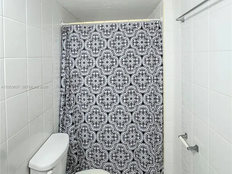2075 NE 164th St #204 — Photo 9