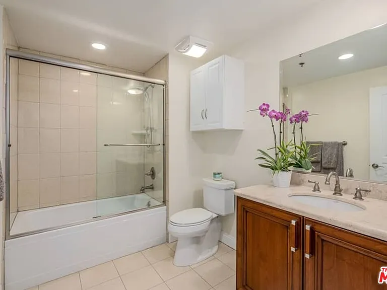 10617 Eastborne Ave #Penthouse 2 — Photo 14