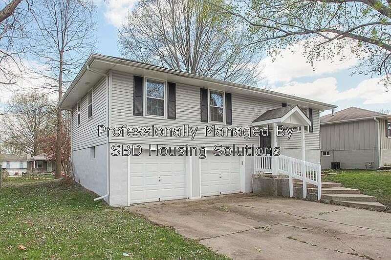 1st image of 1611 SE High Dr #Oak