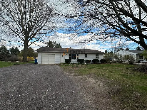 1075 N 100 E Photo 1