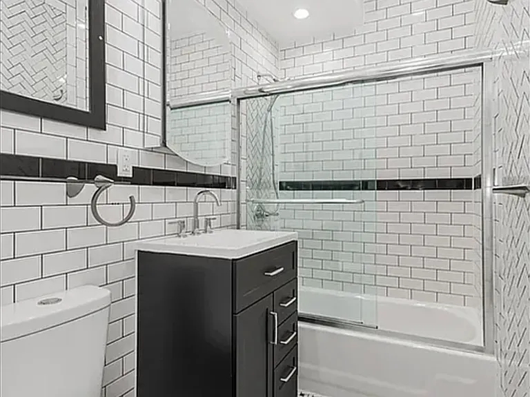 318 E 62nd St #3F — Photo 5