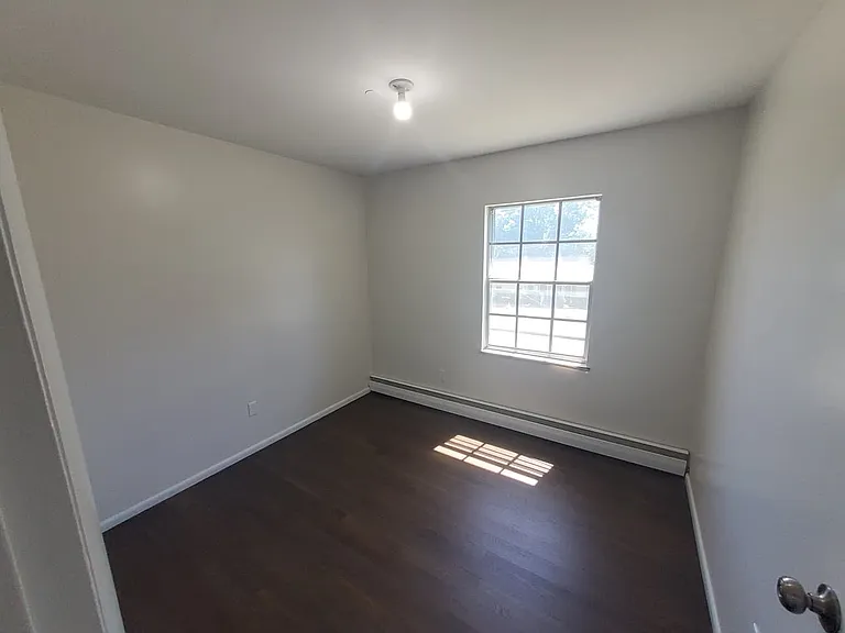 17 Hickory St — Photo 7