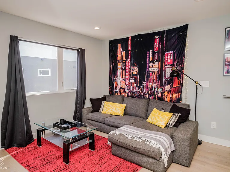 427 N Heliotrope Dr #200 — Photo 38