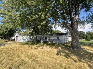 315 W Main St, Sheldon, IL 60966