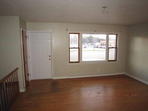 5th image of 215 N Sunset Dr