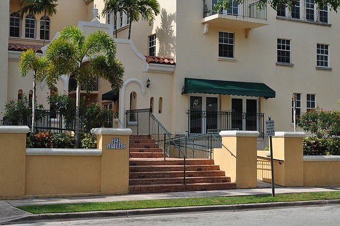 2nd image of 323 Navarre Ave APT 302