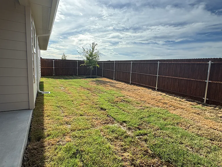304 Deaf Smith St — Photo 16