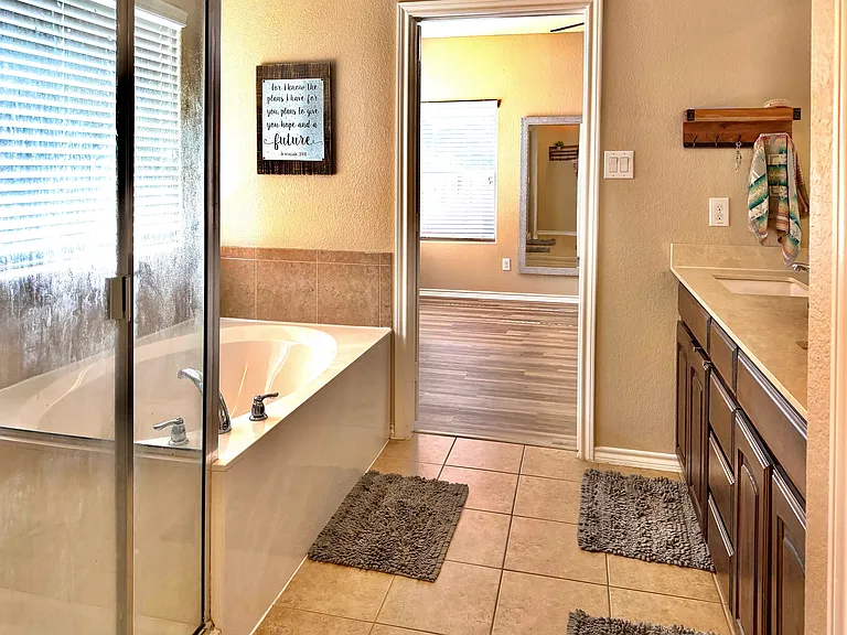 1068 Meadow Scape Dr — Photo 14
