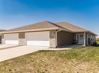 121 Alan Ave SW APT B, Swisher, IA 52338