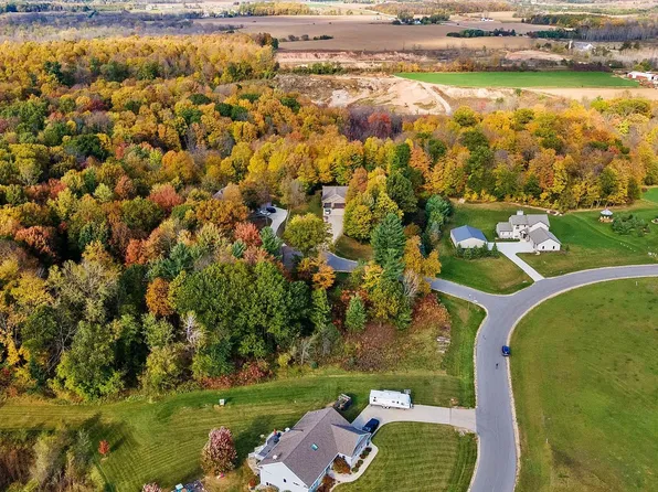 N237 Thornberry Ct, Fremont, WI 54940