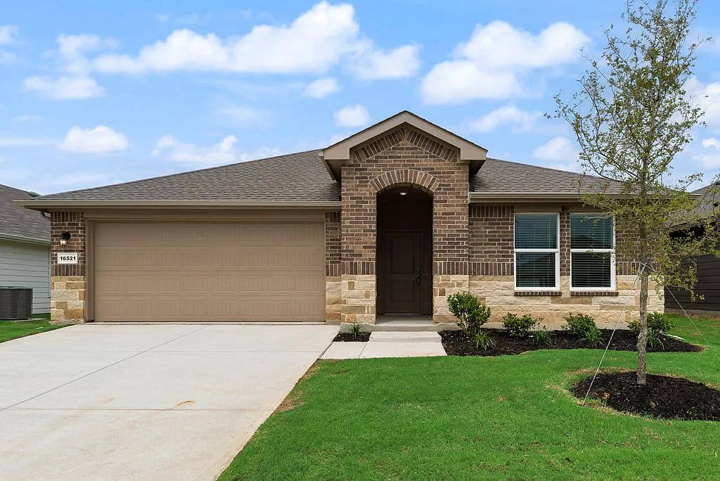 4 bed, 2044 sqft, $2,495 — Photo 2