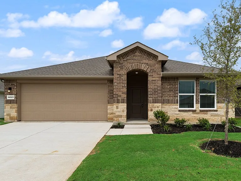 16521 Hudson Prairie Way — Photo 2