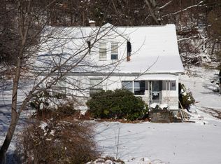 41 W Carbondale Rd, Waymart, PA 18472