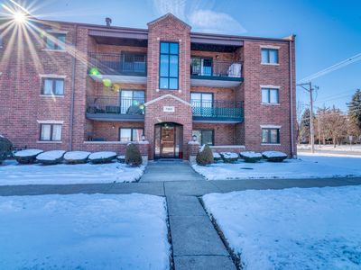 7955 W 90th St APT 3A, Hickory Hills, IL, 60457