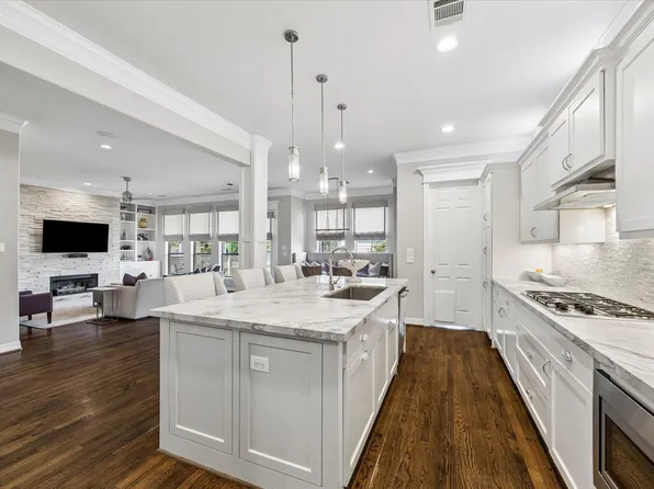 938 Columbia St, Houston, TX 77008