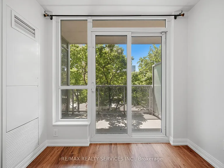 151 Village Green Sq #206 — Photo 29