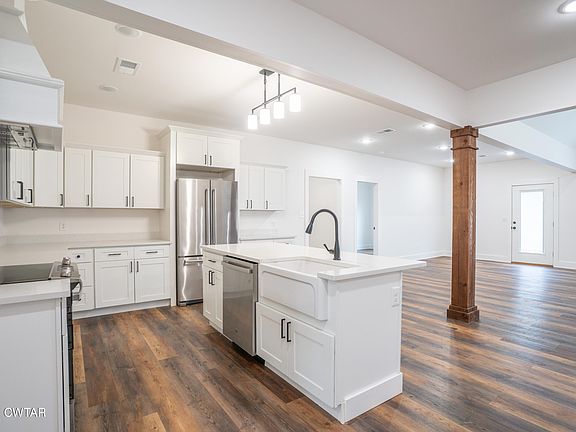 2nd image of 230 Blackberry Hill Ln