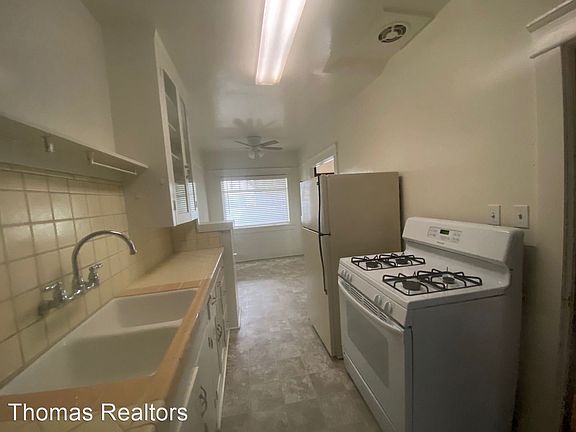 3rd image of 3994 Illinois St