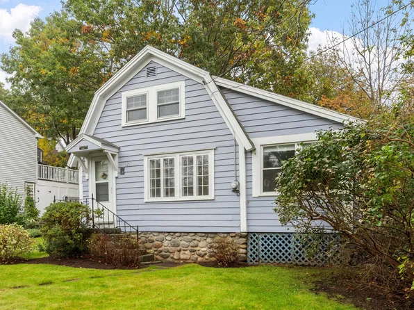 121 Thatcher Rd, Gloucester, MA 01930
