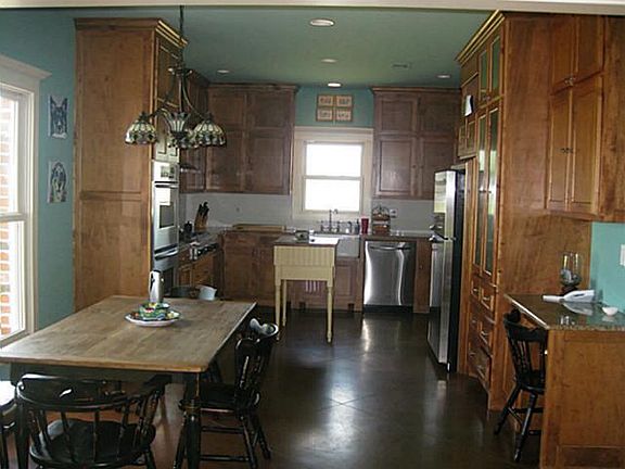 5th image of 4230 Val Rose Ln