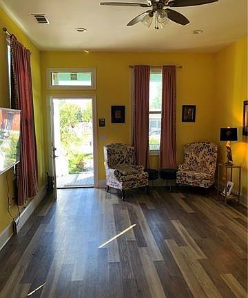 3rd image of 501 Andry St