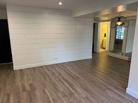 4th image of 5831 S Waterbury Dr Unit B