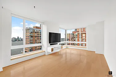 Rented by R New York