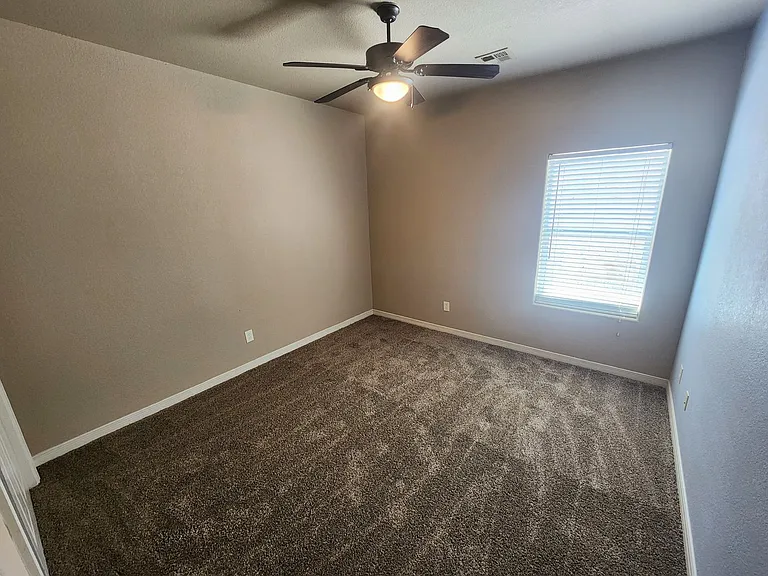 2777 Conventry 2777 Coventry — Photo 37