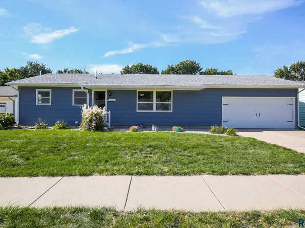 337 N Meyer Ln, Sioux Falls, SD 57103