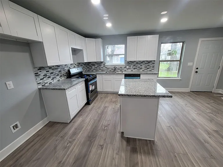 4859 Bellnole Dr — Photo 7