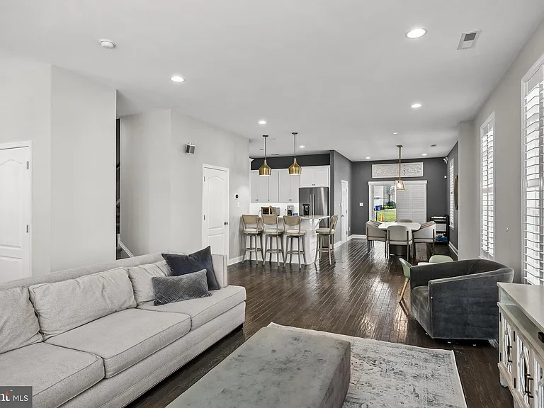 2312 Napoli Way — Photo 9