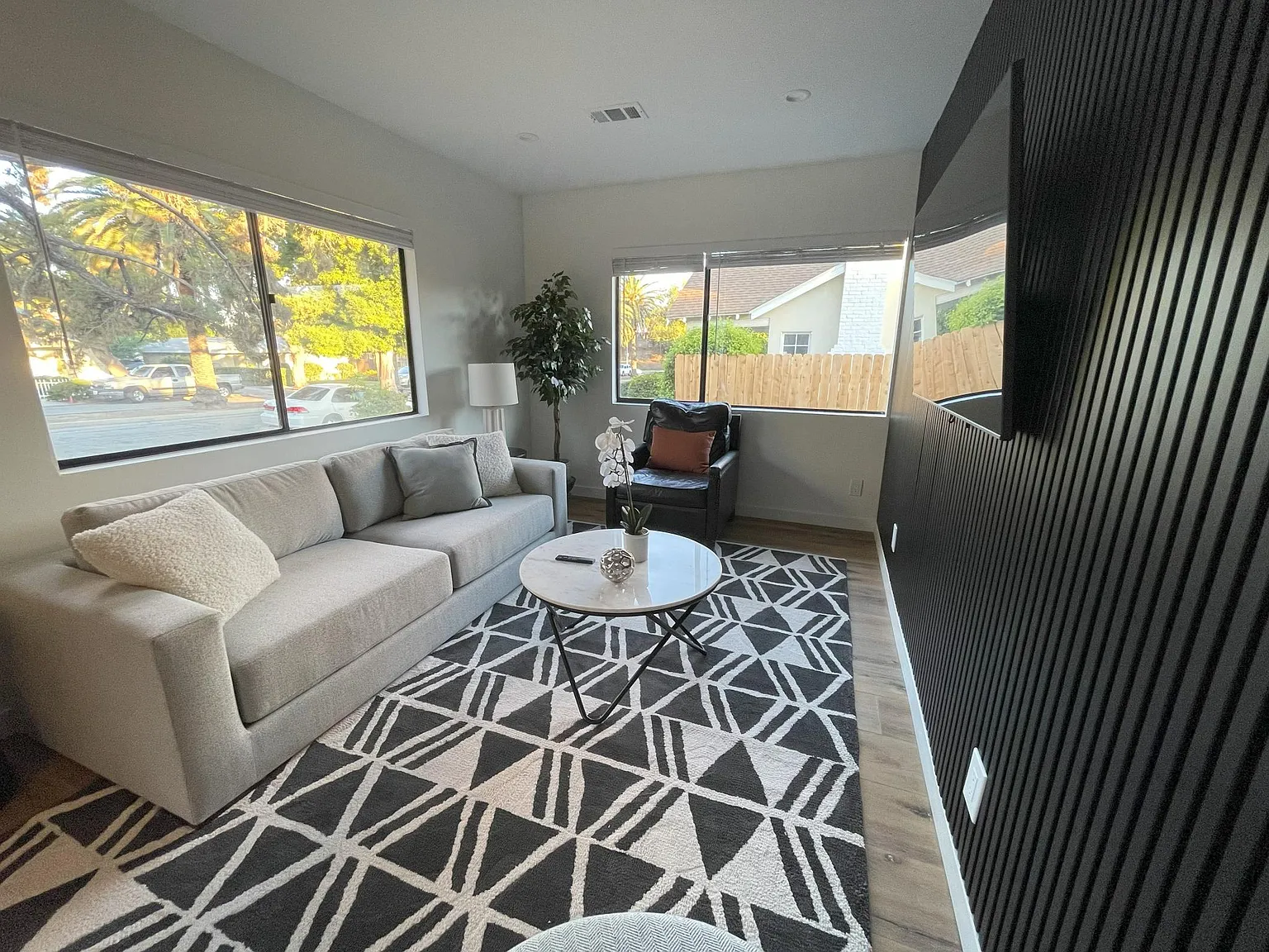 3 bed, 1068 sqft, $5,500 — Photo 2