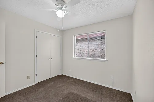 1115 Lombard Ln Photo 1