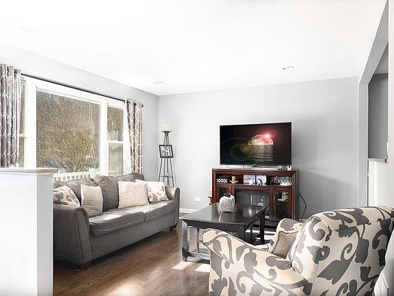 2nd image of 29W270 Forest Ave