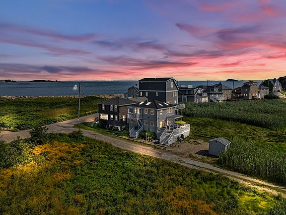 3rd image of 3 Bayview St