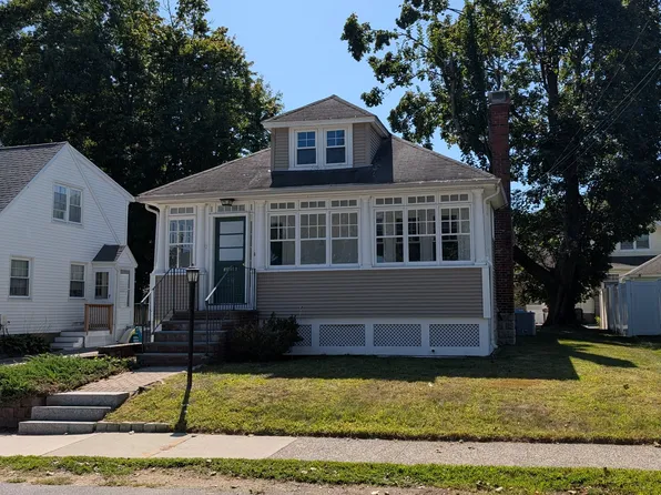 76 Winthrop St, Waltham, MA 02453