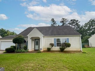 2759 Holly Berry Dr, Ellenwood, GA 30294