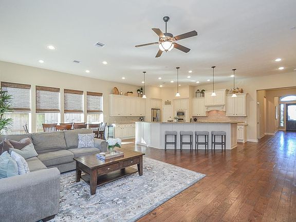 4th image of 5551 Cedar Elm Ln