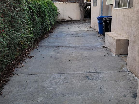3rd image of 843 N Vista St