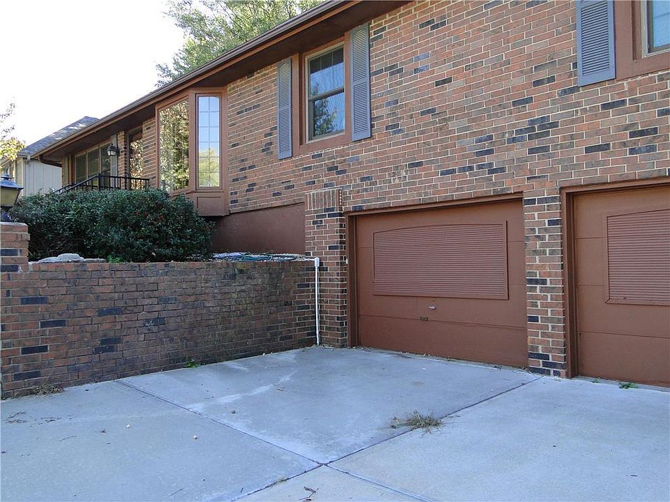 1st image of 408 NW Fairway Dr