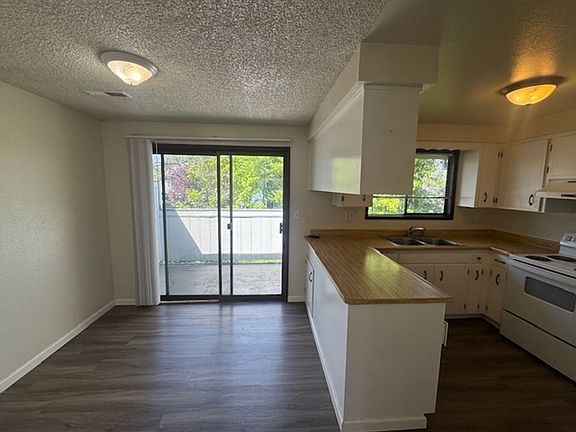 3rd image of 838 Bennett Ave APT 6