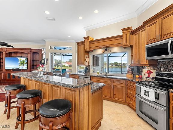 3rd image of 8161 Chatsworth Ct