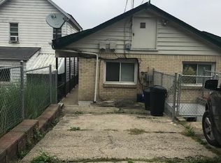 525 Island Ave #2, Mc Kees Rocks, PA 15136