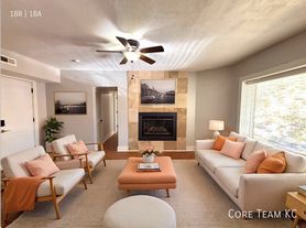 4328 Roanoke Pkwy