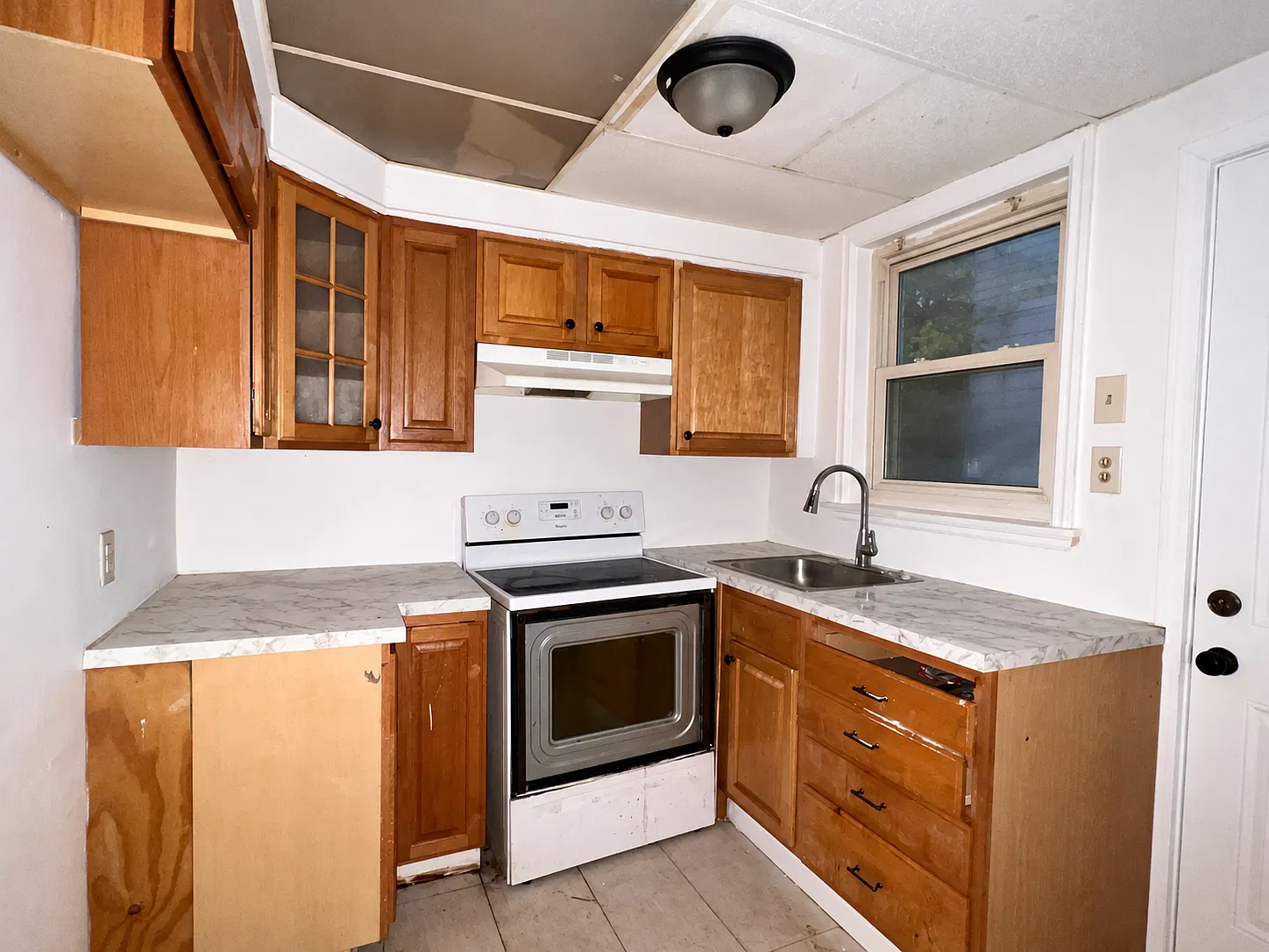 2 bed, 1020 sqft, $1,200 — Photo 2